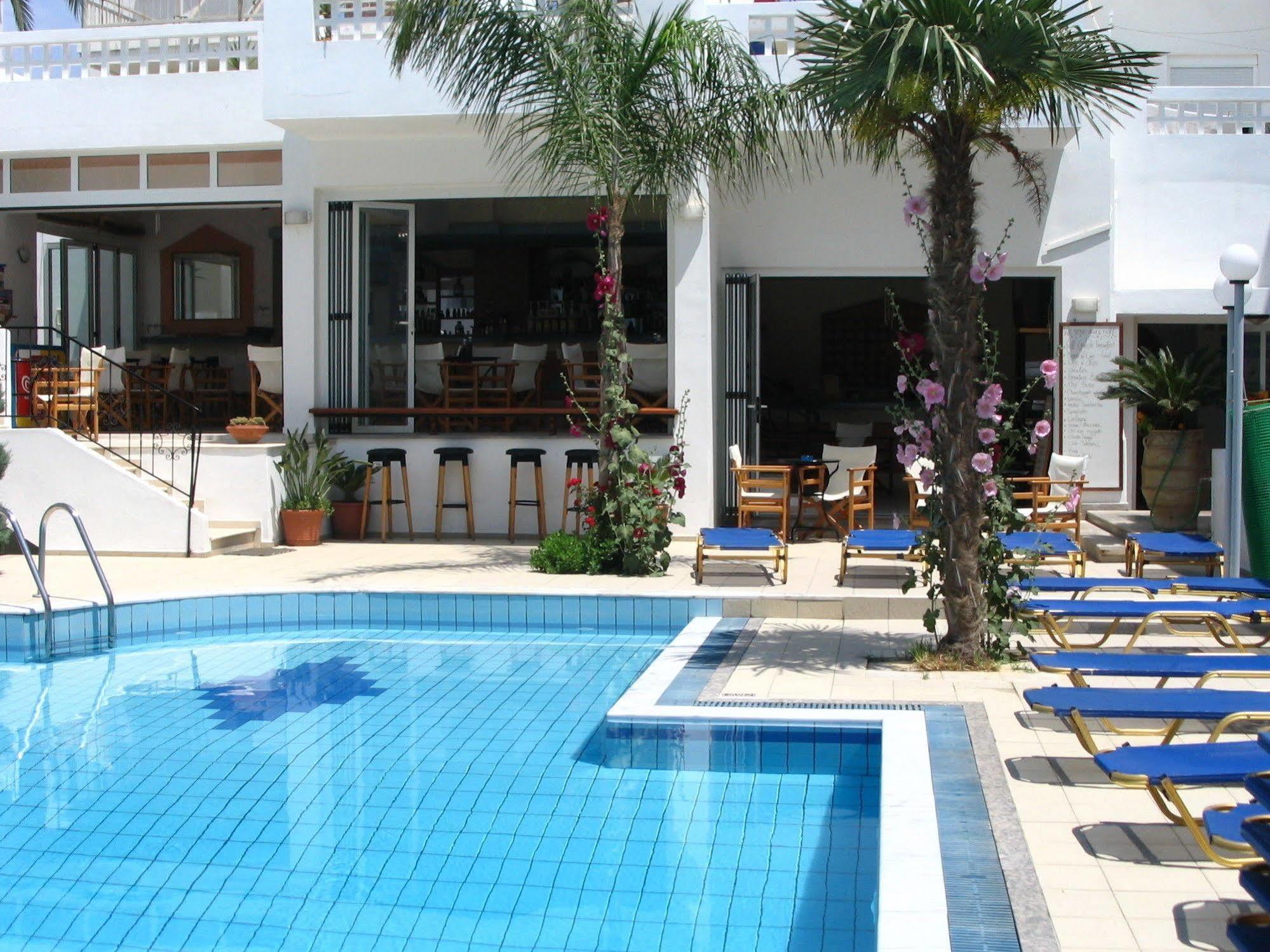 מאליה Emerald Hotel מראה חיצוני תמונה