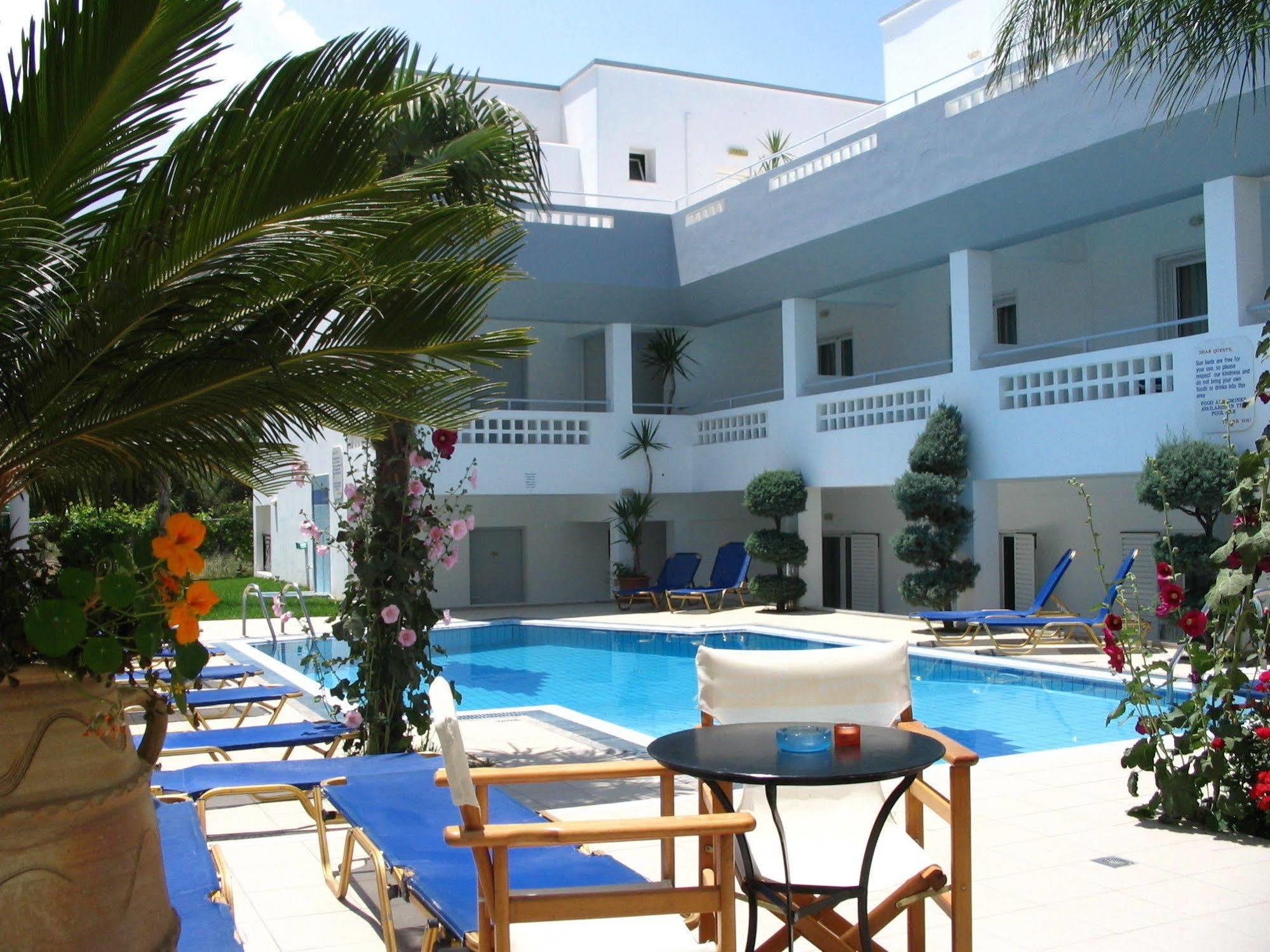 מאליה Emerald Hotel מראה חיצוני תמונה